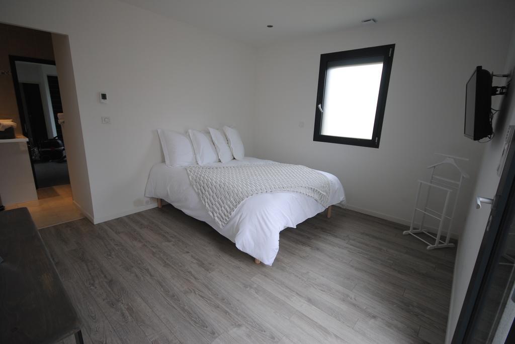 Chambres D'Hotes Les Ecuries De La Source Amiens Habitación foto