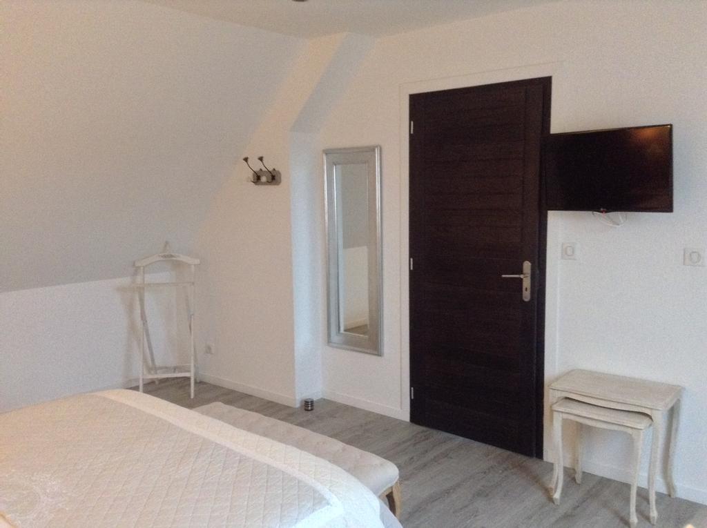 Chambres D'Hotes Les Ecuries De La Source Amiens Habitación foto